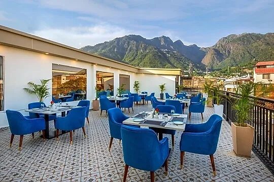 jacuzzi hotel in katra, jammu - lords inn katra