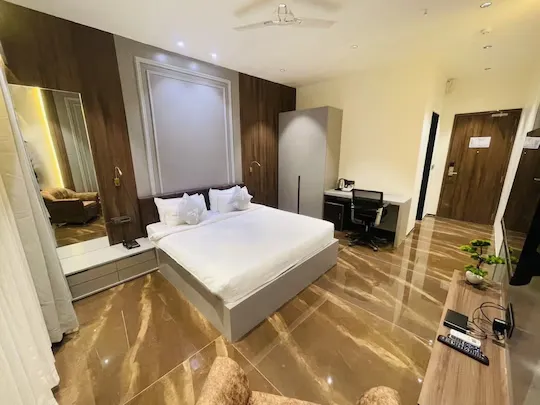 hotel with banquet hall in mithoi, jamnagar - hotel vits jamnagar