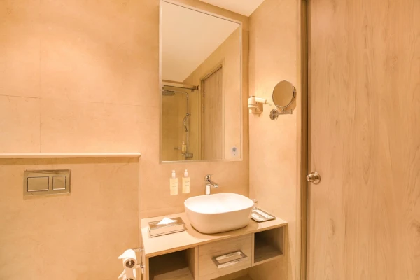 hotel with free parking in dwarka bypass road, jamnagar - lemon tree hotel jamnagar