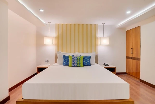 hotel with meeting room in bistupur, jamshedpur - lemon tree hotel centre point jamshedpur