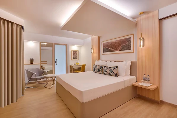 family hotel with pool in bistupur, jamshedpur - lemon tree hotel centre point jamshedpur