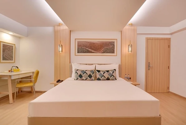 hotel with party hall in bistupur, jamshedpur - lemon tree hotel centre point jamshedpur