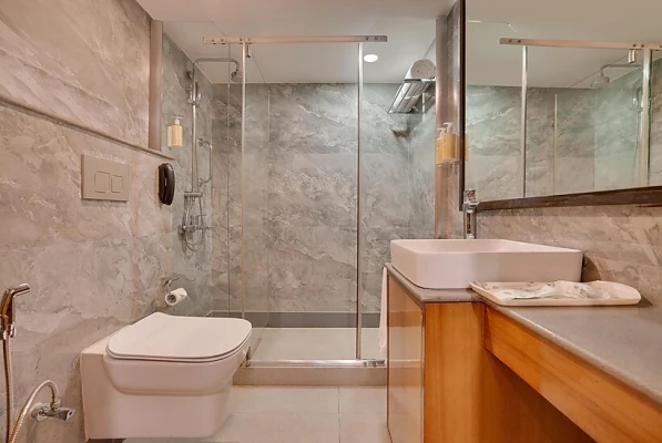 hotel with banquet hall in bistupur, jamshedpur - lemon tree hotel centre point jamshedpur