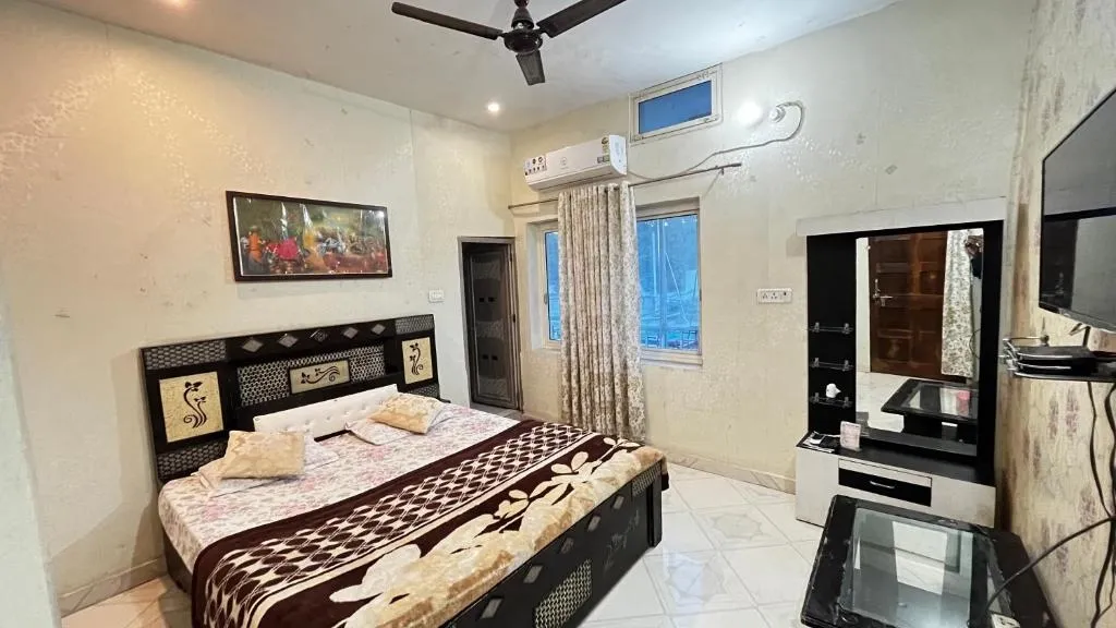 budget hotel in railway station road, jhansi - hotel sunset