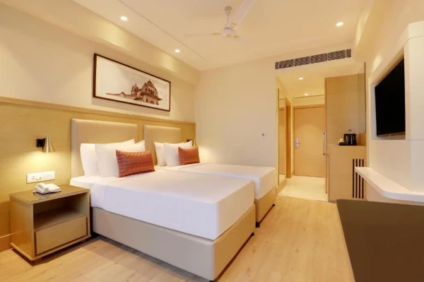 hotel in railway station road, jhansi for family - lemon tree hotel jhansi