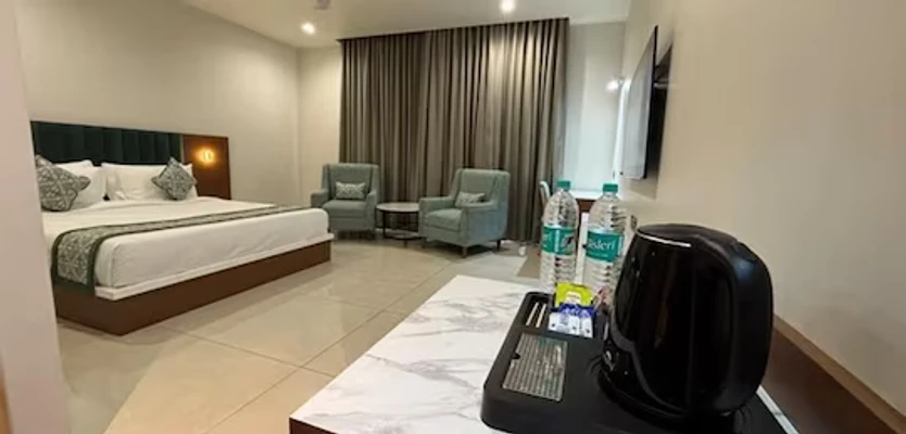 hotel with gym in milap nagar, jhunjhunu - hotel the crown inn jhunjhunu