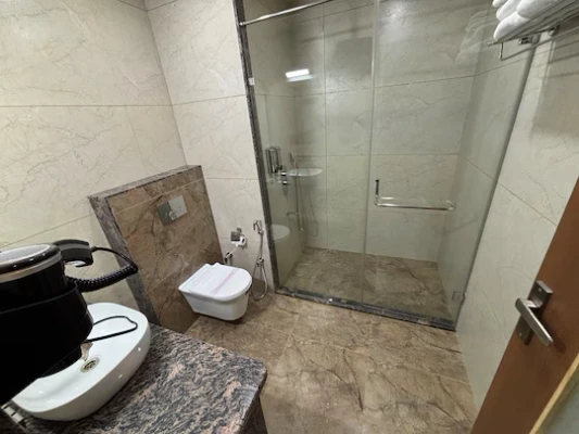 online room booking in milap nagar, jhunjhunu - hotel the crown inn jhunjhunu