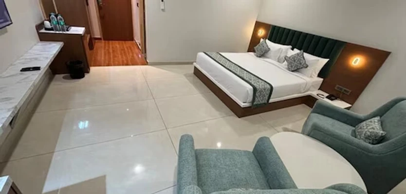 online room booking in milap nagar, jhunjhunu - hotel the crown inn jhunjhunu