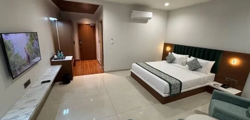 family hotel with pool in milap nagar, jhunjhunu - hotel the crown inn jhunjhunu