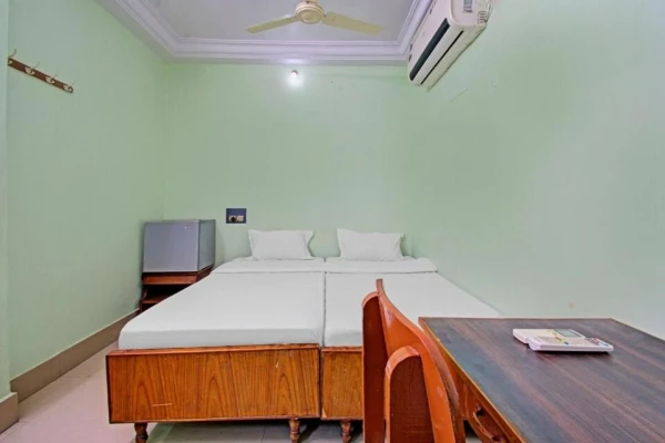 jacuzzi hotel in perrajupeta, kakinada - decent residency