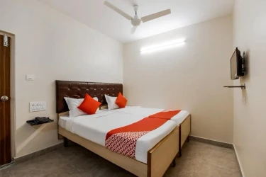 hotel near kakinada railway station - g p residency