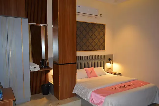 online room booking in rajapur, kalaburagi - myspace saroja suitees