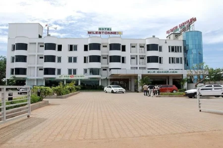 hotel with banquet hall in sunguvarchatram, kanchipuram - hotel milestonnez