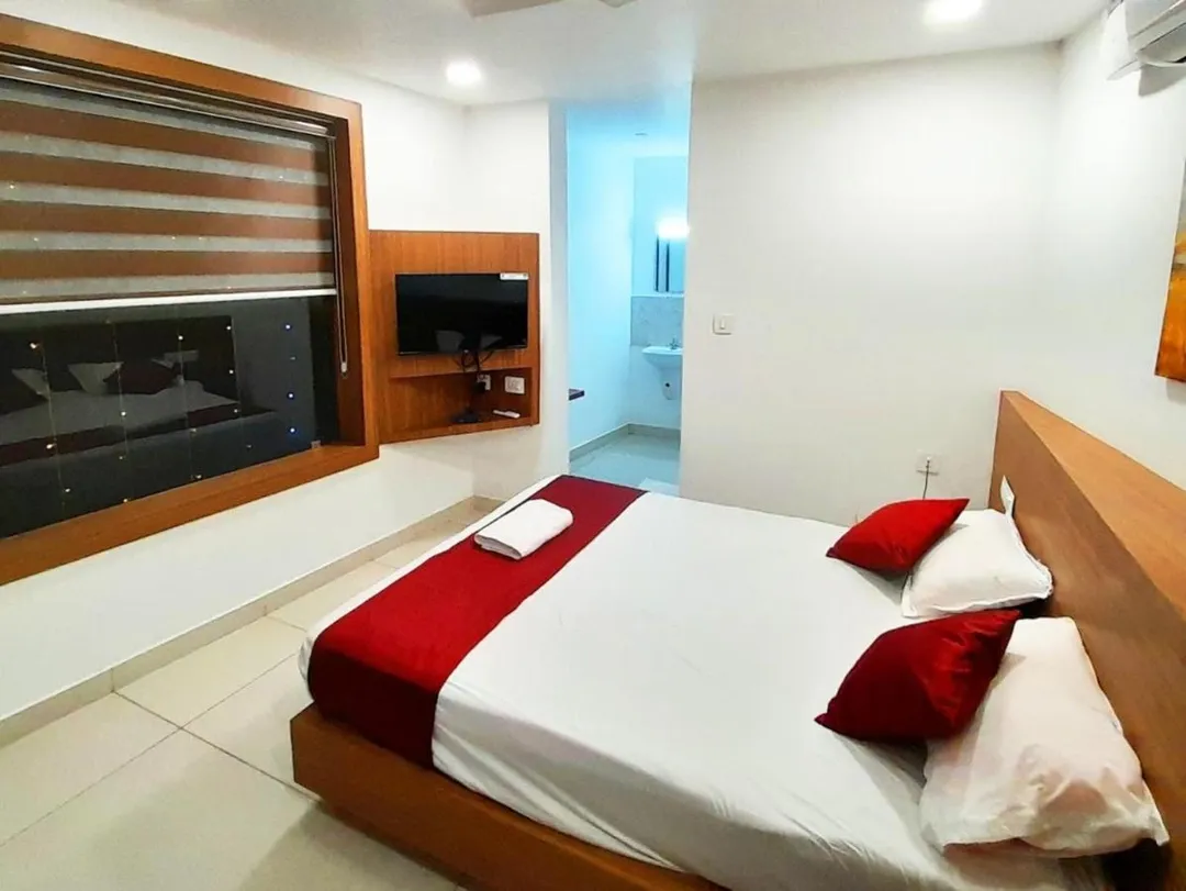 hotel near kannur airport - faaz international