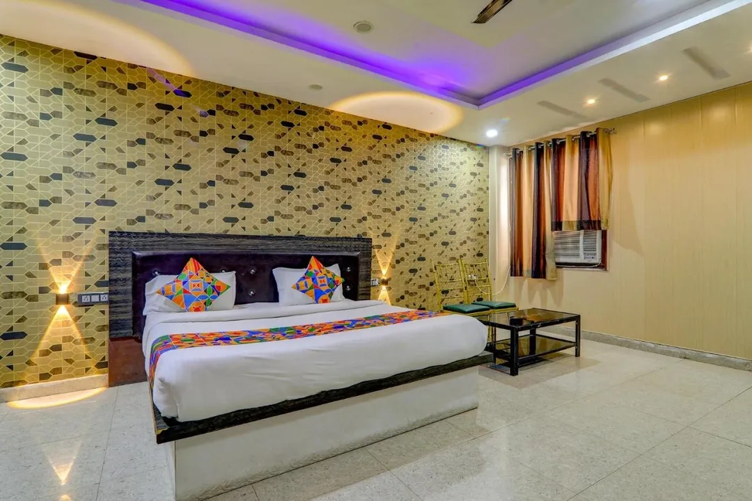couple friendly hotels in gold galaxy kanpur kanpur