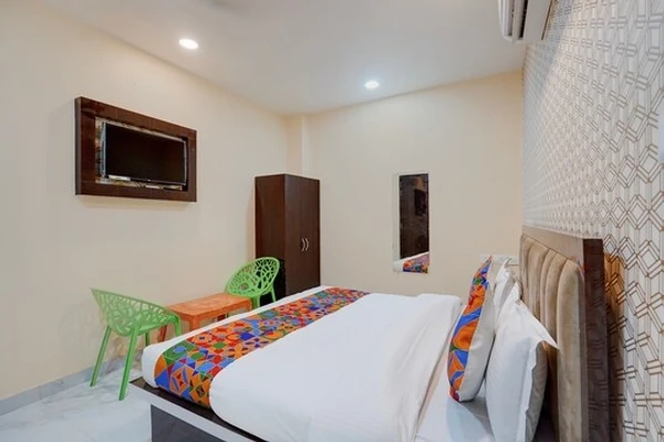 hotel near kanpur airport - hotel crystal zee