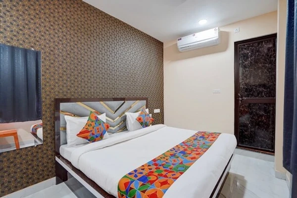 hotel with free parking in barra, kanpur - hotel crystal zee