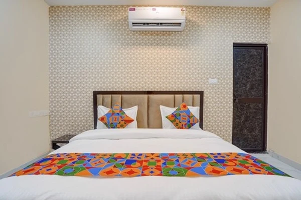 hotel with banquet hall in barra, kanpur - hotel crystal zee