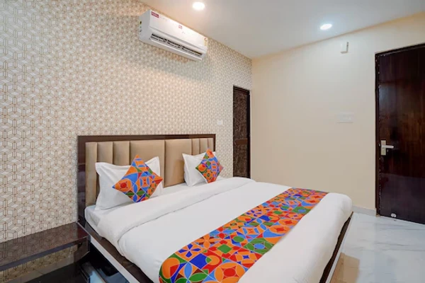 best 3 star hotels in hotel crystal zee kanpur