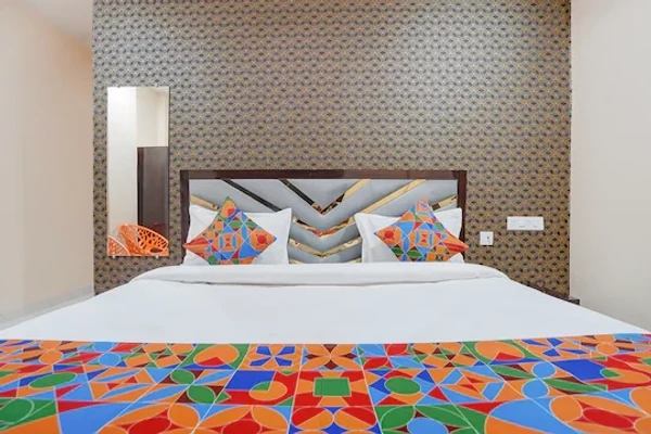 hotel with bar in barra, kanpur - hotel crystal zee