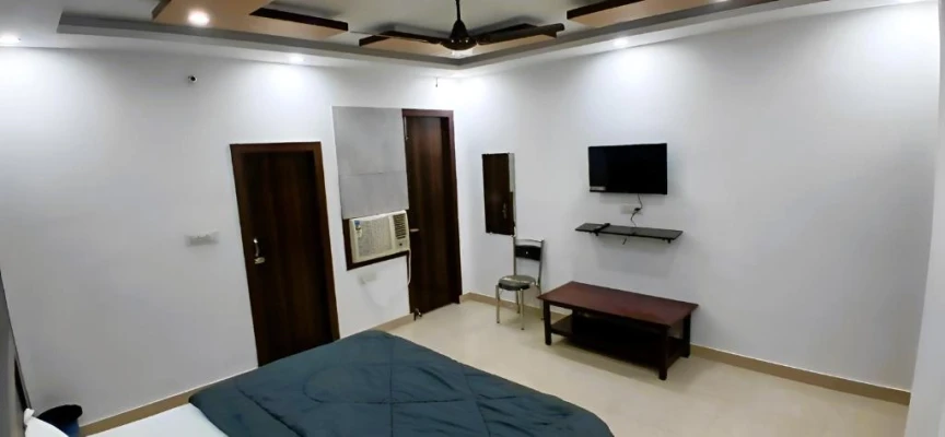 family hotel with pool in keshavpuram, kanpur - hotel shivaay inn