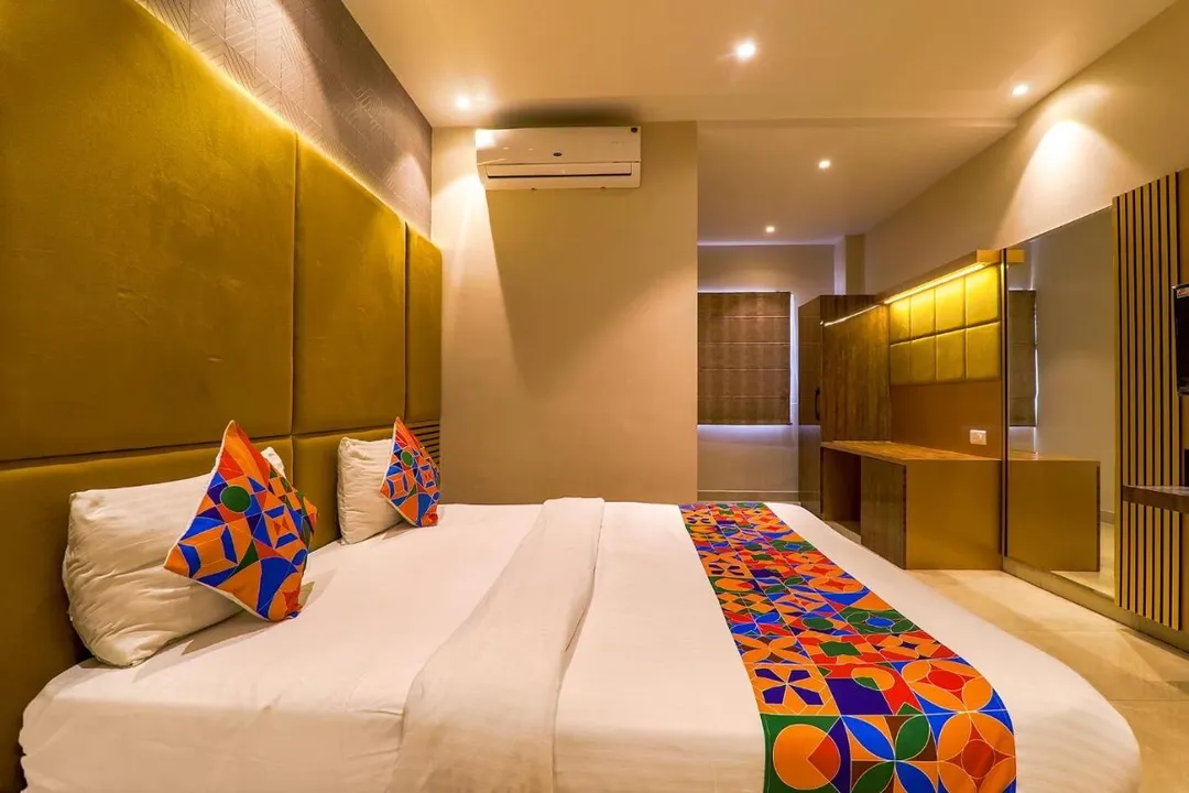 hourly stay hotels in maya crystal kanpur