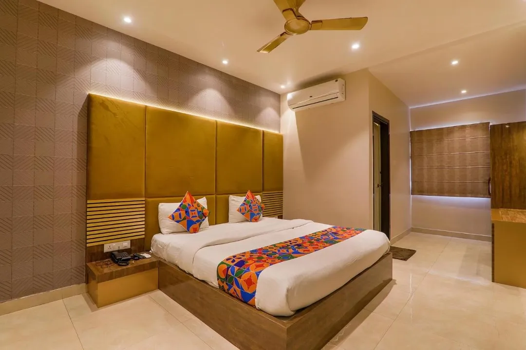 best couple friendly hotels in maya crystal kanpur