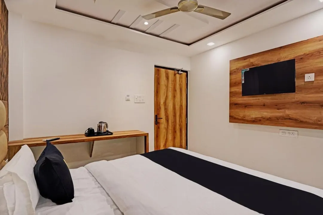 best luxury hotels in relax inn kanpur kanpur