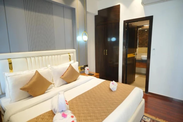 hotel with gym in old char chaman, karnal - comfort inn karnal