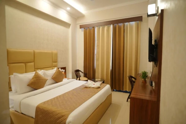 hotel in old char chaman, karnal for family - comfort inn karnal