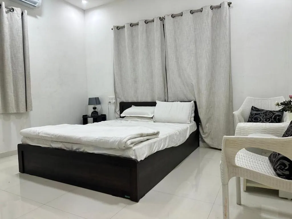 hourly stay hotels in sk guest house karur