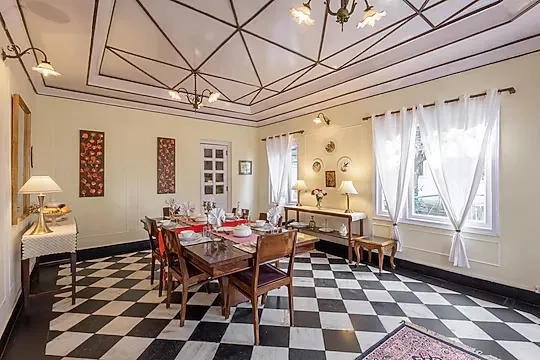 hotel with free parking in dharampur, kasauli - alaya stays chalet vie 3 bhk pet friendly kasauli