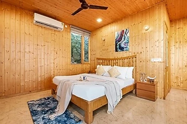 hotel with banquet hall in dharampur, kasauli - alaya stays cloudcatcher 4 bhk villa with outdoor seating & valley view