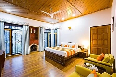 hotel in dharampur, kasauli for family - alaya stays mehar villa 3 bhk villa with garden