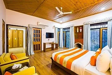hotel with bar in dharampur, kasauli - alaya stays mehar villa 3 bhk villa with garden