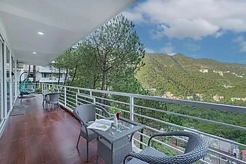 hotel with party hall in nahari, kasauli - alaya stays pinnacle hilltop 3bhk apartment with picturesque balcony & scenic views