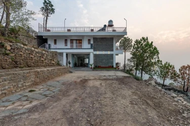 budget hotel in samol, kasauli - alaya stays querencia 5 bhk with hill view
