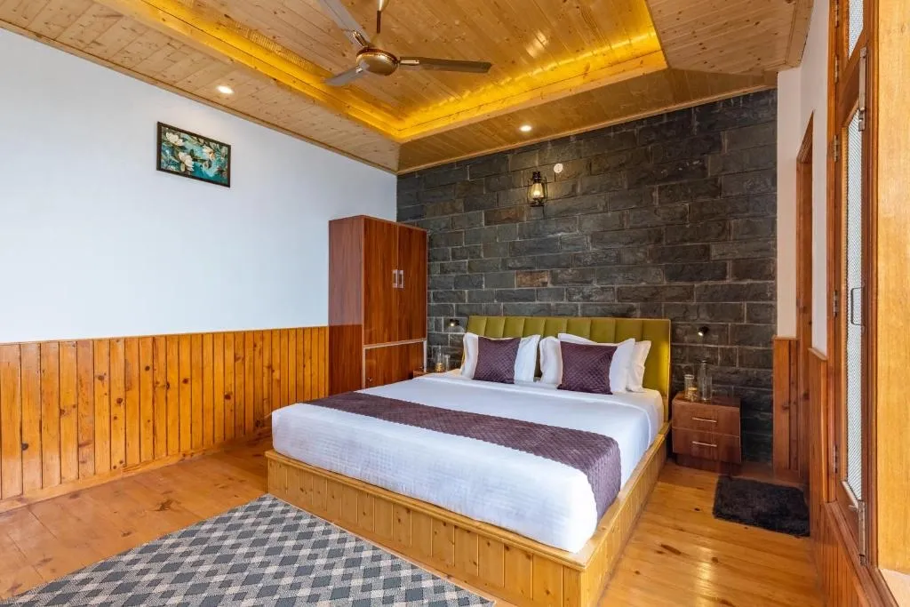 hotel with party hall in samol, kasauli - alaya stays querencia 5 bhk with hill view