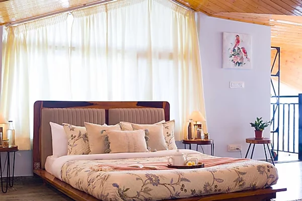 hotel with gym in nahari, kasauli - elivaas alpenglow 3 bhk with garden & scenic view kasauli