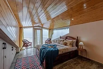 hotel with bar in nahari, kasauli - elivaas goldencrest 6 bhk villa nestled in the hillside of kasauli