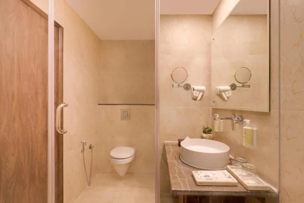 hotel with free parking in moti kona, kasauli - lemon tree hotel kasauli