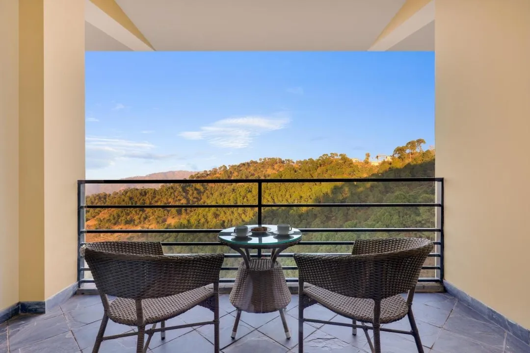 budget hotel in moti kona, kasauli - lemon tree hotel kasauli