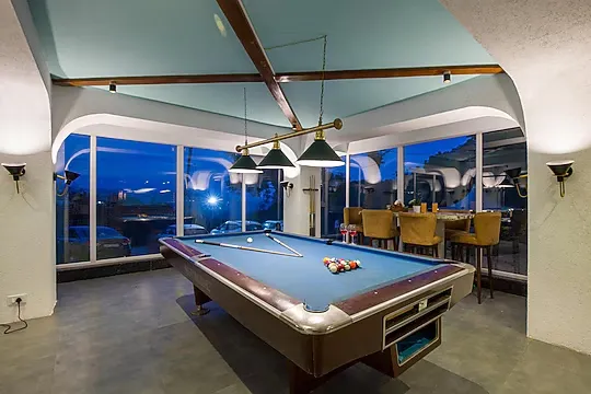 hotel with gym in old kasol, kasol - alaya stays livlife 2bhk with entertainment room , restro & garden kasauli