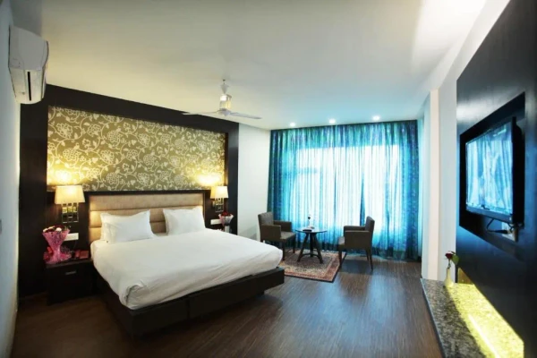 hotel with gym in railway station road, katra - lemon tree hotel katra