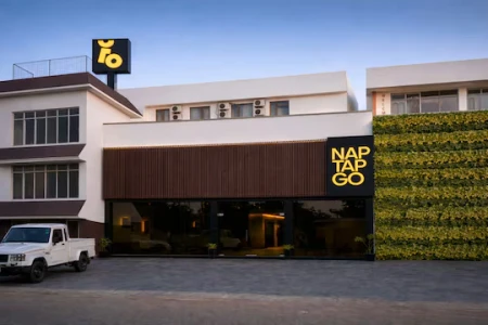 jacuzzi hotel in railway station road, katra - naptapgo katra