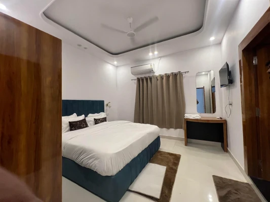 hotels for couple in trpotels formerly ganpati palace khajuraho