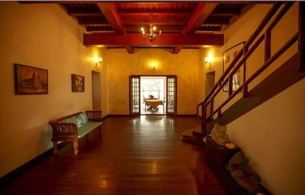 3 star Hotel in dutch cemetery road, kochi - amritara poovath heritage