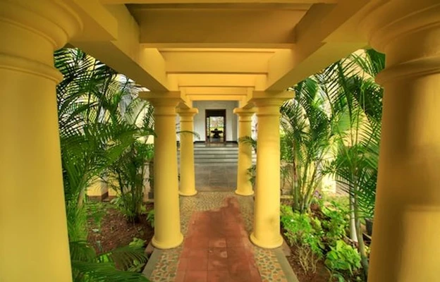 online room booking in dutch cemetery road, kochi - amritara poovath heritage