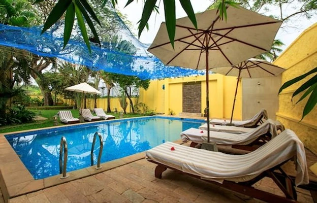 Hotel near kochi airport - amritara poovath heritage