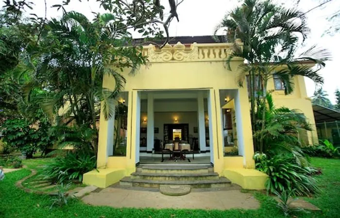 online room booking in dutch cemetery road, kochi - amritara poovath heritage